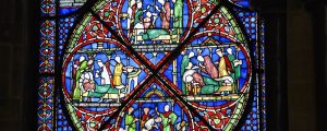 Europejskie witraże średniowieczne – historia zaklęta w szkle.