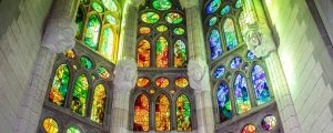 Sagrada Familia mariaż światła i koloru