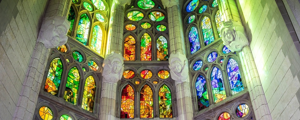 Sagrada Familia mariaż światła i koloru